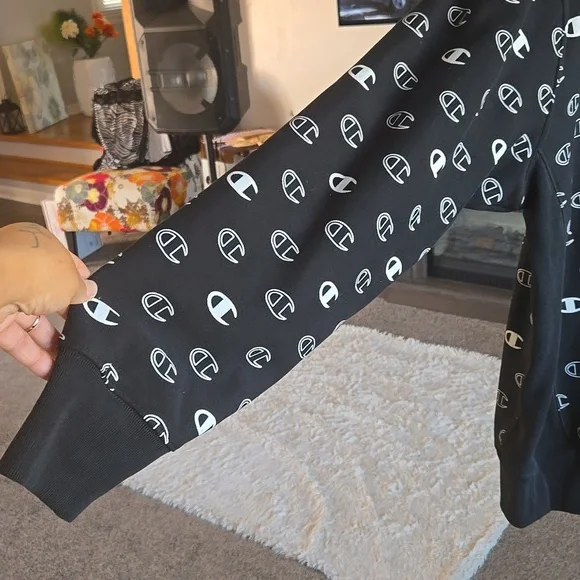 Champion Logo C Pullover Sweater    ✨️ ⭐️ 🖤   Size 3XL  ⭐️ ✨️ - Picture 5 of 8